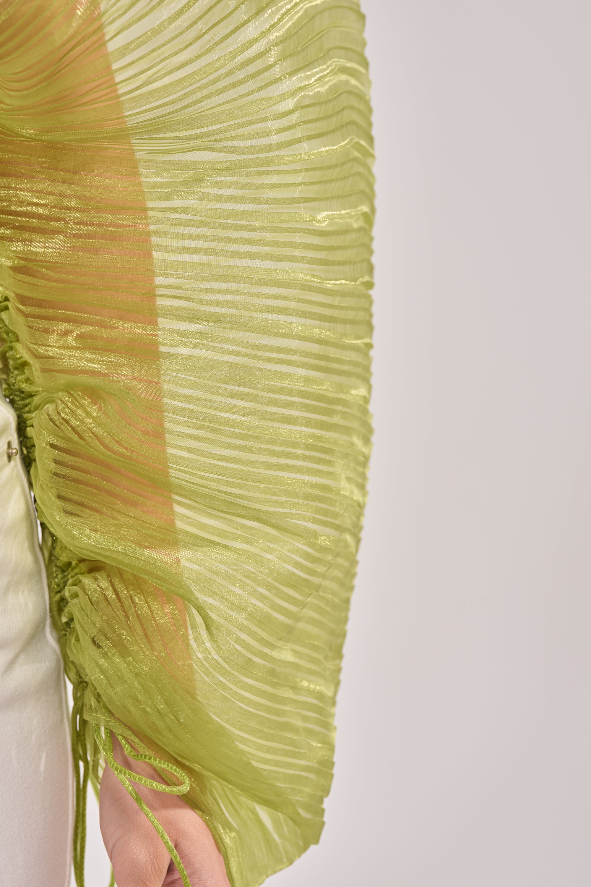 BEYOND PRETTY PLEATED COCOON BLOUSE IN GREEN
