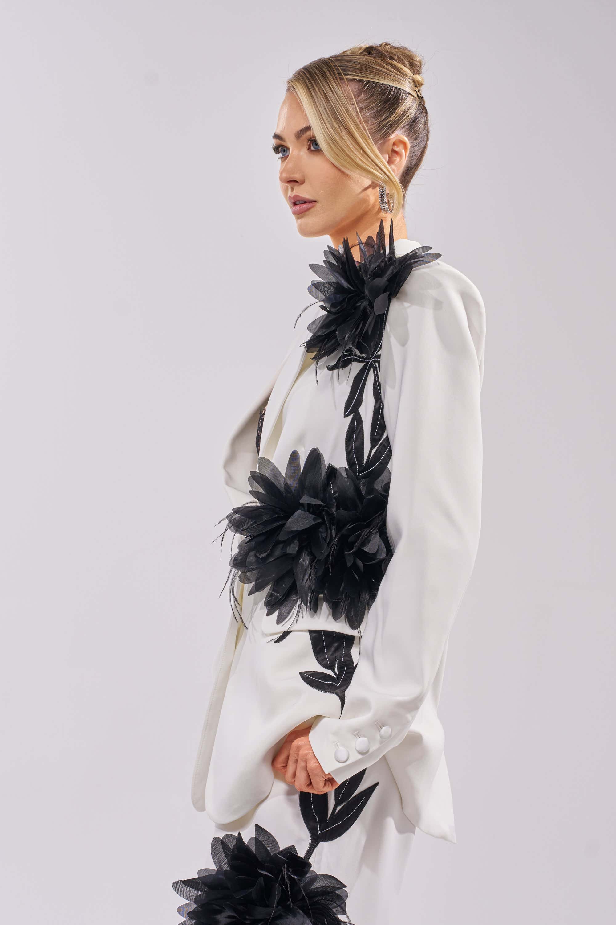IN FULL BLOOM APPLIQUE BLAZER