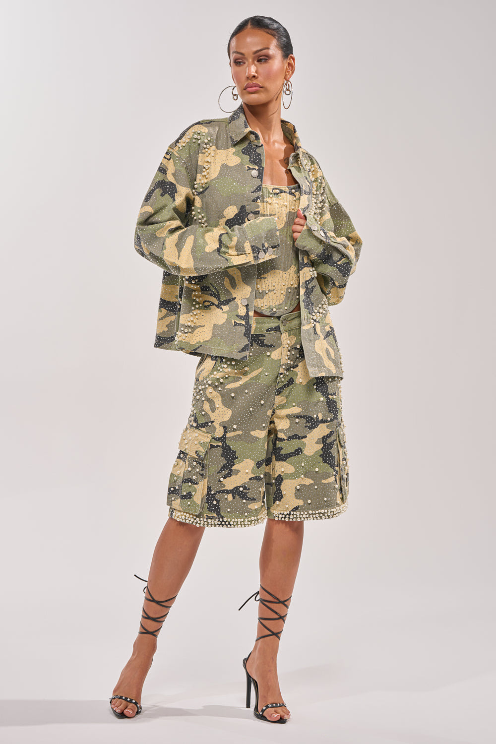 EMBELLISHED CAMO BERMUDA SHORT