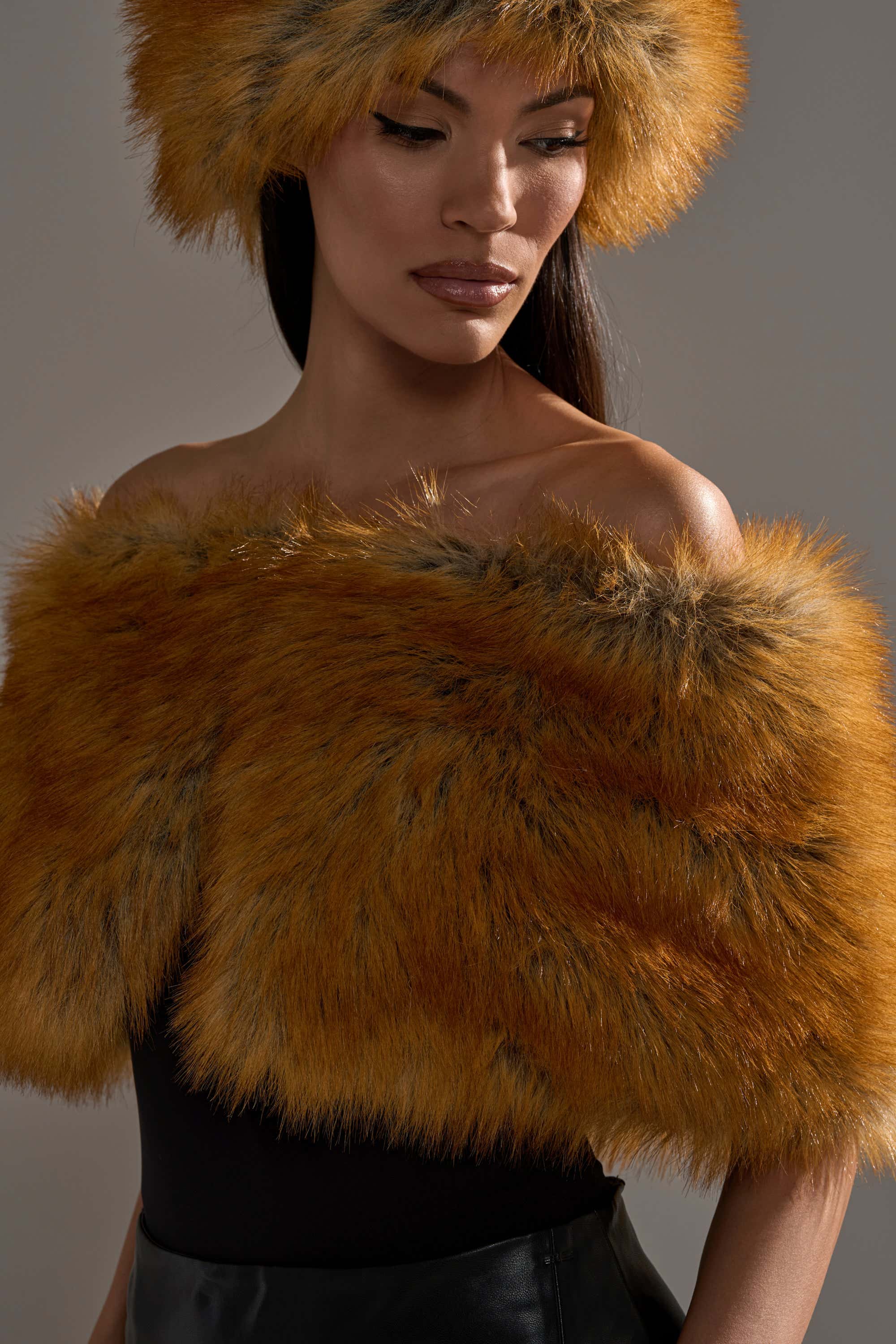 REALLY LIKE THAT FAUX FUR SHAWL