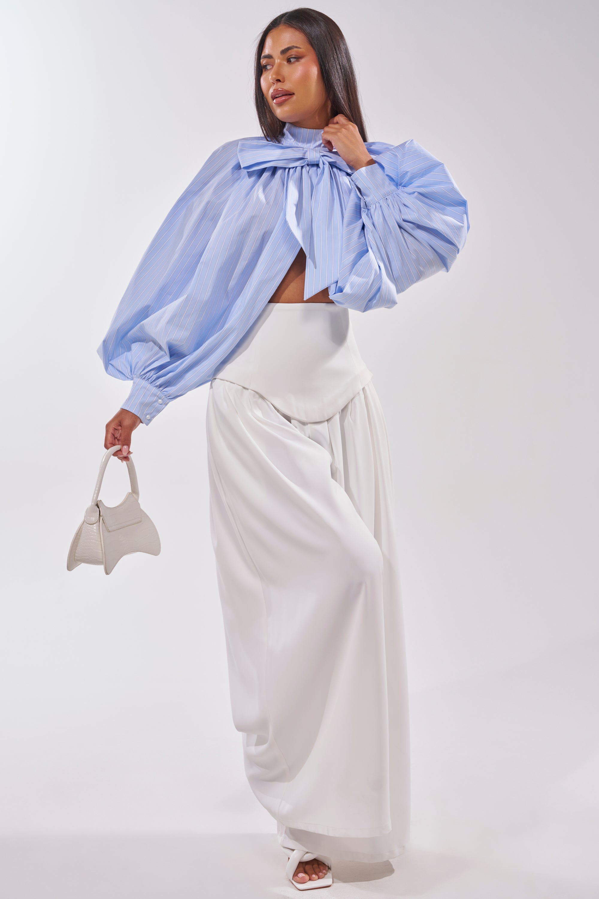 MASTERPIECE POPLIN PUFF LONG SLEEVE TOP IN BLUE