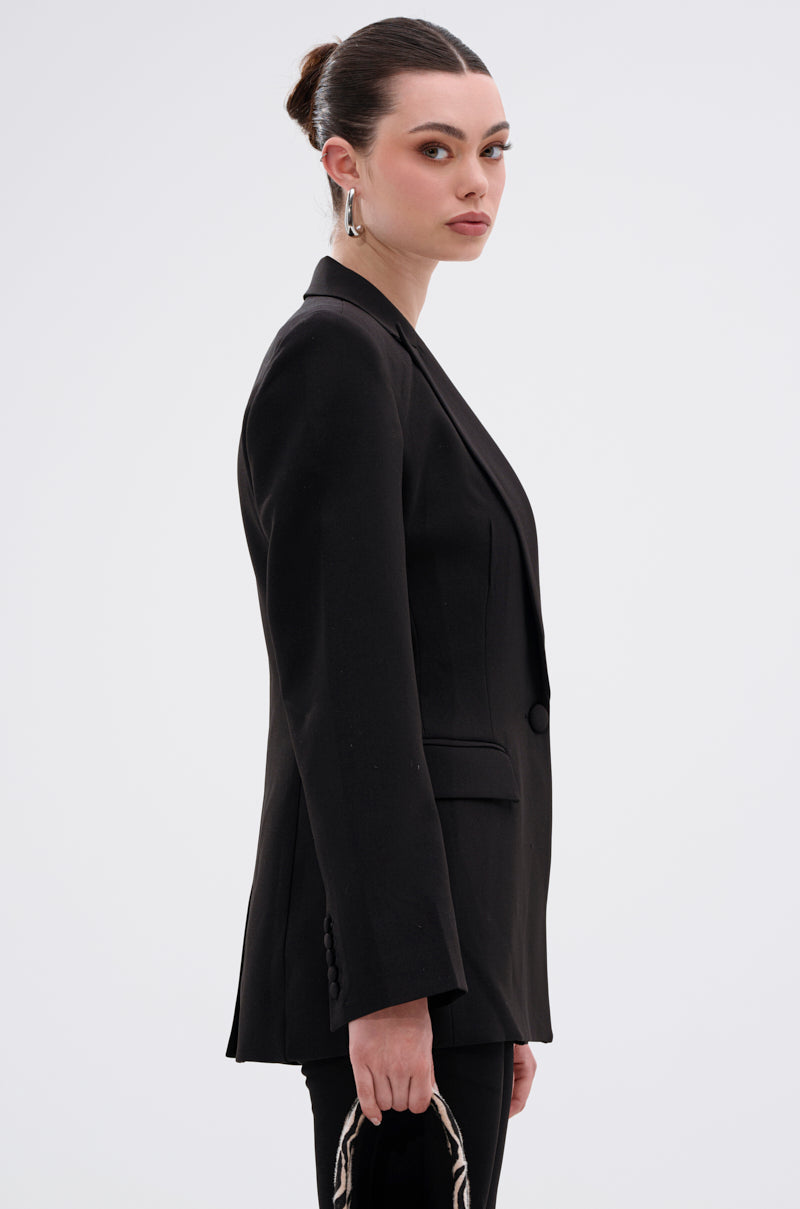 PERFECT FIT BLAZER IN BLACK